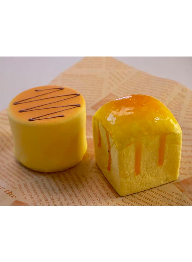 عبوة من قطعتين من ألعاب الخبز الواقعية الإسفنجية (خبز محمص بالشوكولاتة وخبز بالزبدة) - لعبة حسية لتخفيف التوتر مصنوعة من رغوة البولي يوريثان بطيئة الارتفاع للأطفال والكبار، لعبة ديكور لطيفة مستوحاة من المخبز لتخفيف القلق على المكتب - Image 1